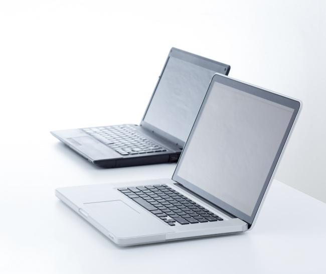 两台笔记本电脑图片插图源码资源库